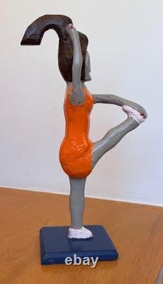 Sculpture statue figurine d’art populaire du Kentucky en bois sculpté Denzil Goodpaster vintage MCM