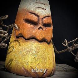 Sculpture sur bois Art populaire Décoration fantaisiste de Halloween en forme de bonbon de maïs