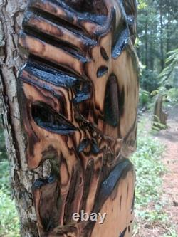 Sculpture sur bois à la tronçonneuse Crâne de Punisseur 42x10 Grand Suspenseur de Mur Crânes Démon Art Sombre