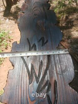 Sculpture sur bois à la tronçonneuse Crâne de Punisseur 42x10 Grand Suspenseur de Mur Crânes Démon Art Sombre