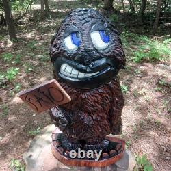 Sculpture sur bois de Bigfoot Sasquatch 26 pouces Monstre Yeti Panneau FK Off Art Populaire