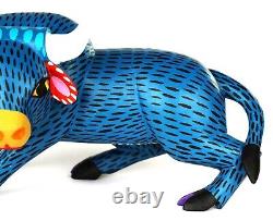 Sculpture sur bois de Oaxaca Armando Jimenez Taureau Toro Oaxaca Art populaire mexicain Alebrije