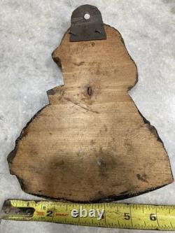 Sculpture sur bois folklorique antique de Martin Luther tenant une Bible, figure religieuse