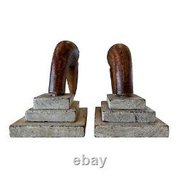 Serre-livres en bois sculpté et peint à la main avec un toucan antique et des yeux en verre
