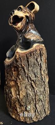 Smokey, l’ours sculpté à la tronçonneuse