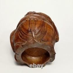 Statue ancienne en racine de bambou sculptée, homme âgé buvant, art populaire chinois, 5,5 pouces
<br/> 