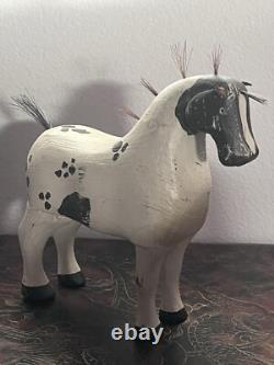 Statue de cheval sculptée à la main vintage en bois, décor en sculpture, art populaire, 21,5 cm de hauteur
