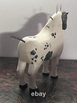 Statue de cheval sculptée à la main vintage en bois, décor en sculpture, art populaire, 21,5 cm de hauteur