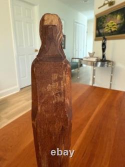 Statue de la Madone en bois sculpté à la main ViTG, Reine du Monde, 12,5 art populaire signée JW