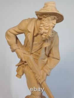 Statue en bois sculptée à la main, chasseur avec chien par Karl Führler Oberammergau - SIGNÉE