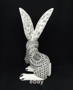 Superbe lapin en bois sculpté oaxaquène Alebrije. Art populaire mexicain