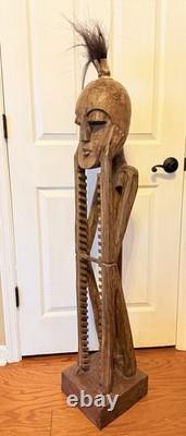 Support CD ou jeu en bois sculpté à la main, artisanal, folk art, africain, unique et grand 52
