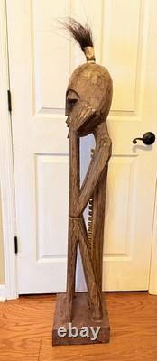 Support CD ou jeu en bois sculpté à la main, artisanal, folk art, africain, unique et grand 52