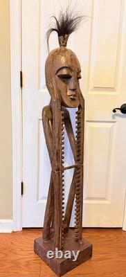 Support CD ou jeu en bois sculpté à la main, artisanal, folk art, africain, unique et grand 52