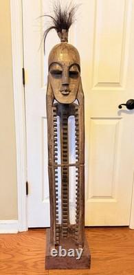 Support CD ou jeu en bois sculpté à la main, artisanal, folk art, africain, unique et grand 52