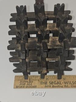 TRÈS RARE ! Rattle d'art populaire victorien antique en bois sculpté couronne d'épines