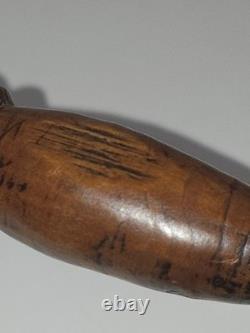 TRÈS RARE ! Rattle d'art populaire victorien antique en bois sculpté couronne d'épines