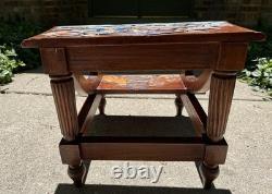 Tabouret en bois sculpté et peint de style folk art vintage unique en forme d'Arche de Noé