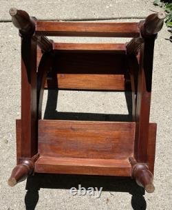 Tabouret en bois sculpté et peint de style folk art vintage unique en forme d'Arche de Noé