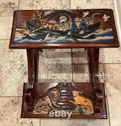Tabouret en bois sculpté et peint de style folk art vintage unique en forme d'Arche de Noé