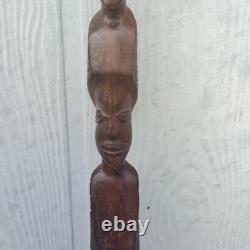 Totem en Bois Sculpté à la Main Vintage Tribal 30 Visages Figuratifs Art Populaire