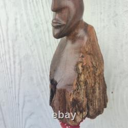 Totem en Bois Sculpté à la Main Vintage Tribal 30 Visages Figuratifs Art Populaire