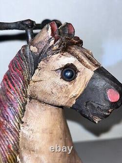 Tricycle en bois sculpté ancien, cheval, art populaire, état excellent. Environ 10X 10X 9.