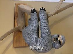 Unique Folk Art Sculpté Main Bois Escalade 3 Toed Sloth Par Nc Artist J. D. Prix