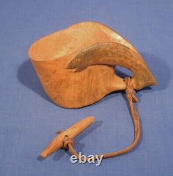 Véritable antique authentique de l'artisanat populaire amérindien: Tasse en bois sculpté à la main en burl.