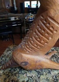 Vieille Main Sculptée Art Populaire Sculpté Alligator En Bois Très Différent
