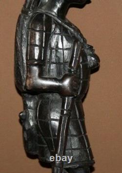 Vieille Sculpture À La Main Bois African Hunter Statuette