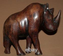 Vieille Sculpture À La Main Rhinocéros Statuette