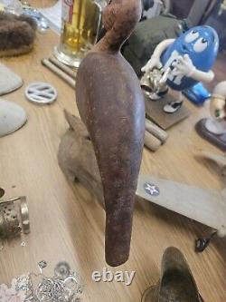 Vieux Oiseau Sculpté en Bois sur Bois Flotté de la Côte du Maine