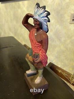 Vintage Folk Art Hand Sculpté Cigare Magasin De Cigares Statue Indienne Signé Hannah Vt