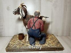 Vintage Folk Art Soft Sculpture Homme Traite Chèvre À La Main Poupée Figure Nc