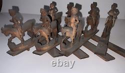 Vintage Folk Art Soldats En Bois Sculpté Sur Chevaux De Style Accordéon