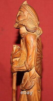 Vintage Hand Carving Wood Statuette Homme Avec Bâton Et Bouclier