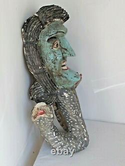 Vintage Mexicain Folk Art Masque En Bois Sculpté Femme Avec Des Serpents De Guerrero Des Années 1970