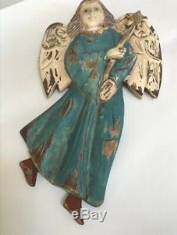 Winged Ange Primitif En Bois Sculpté Polychrome Folk Art Santos Signés